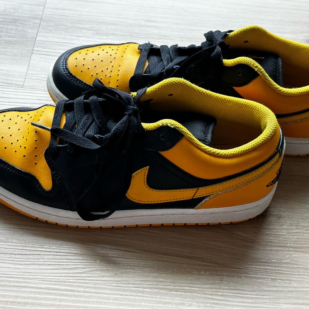 Nike Black and Yellow Men's Sneakers